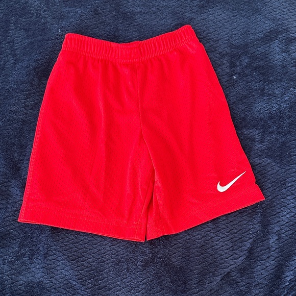 Nike Kids Red Shorts - Picture 1 of 1